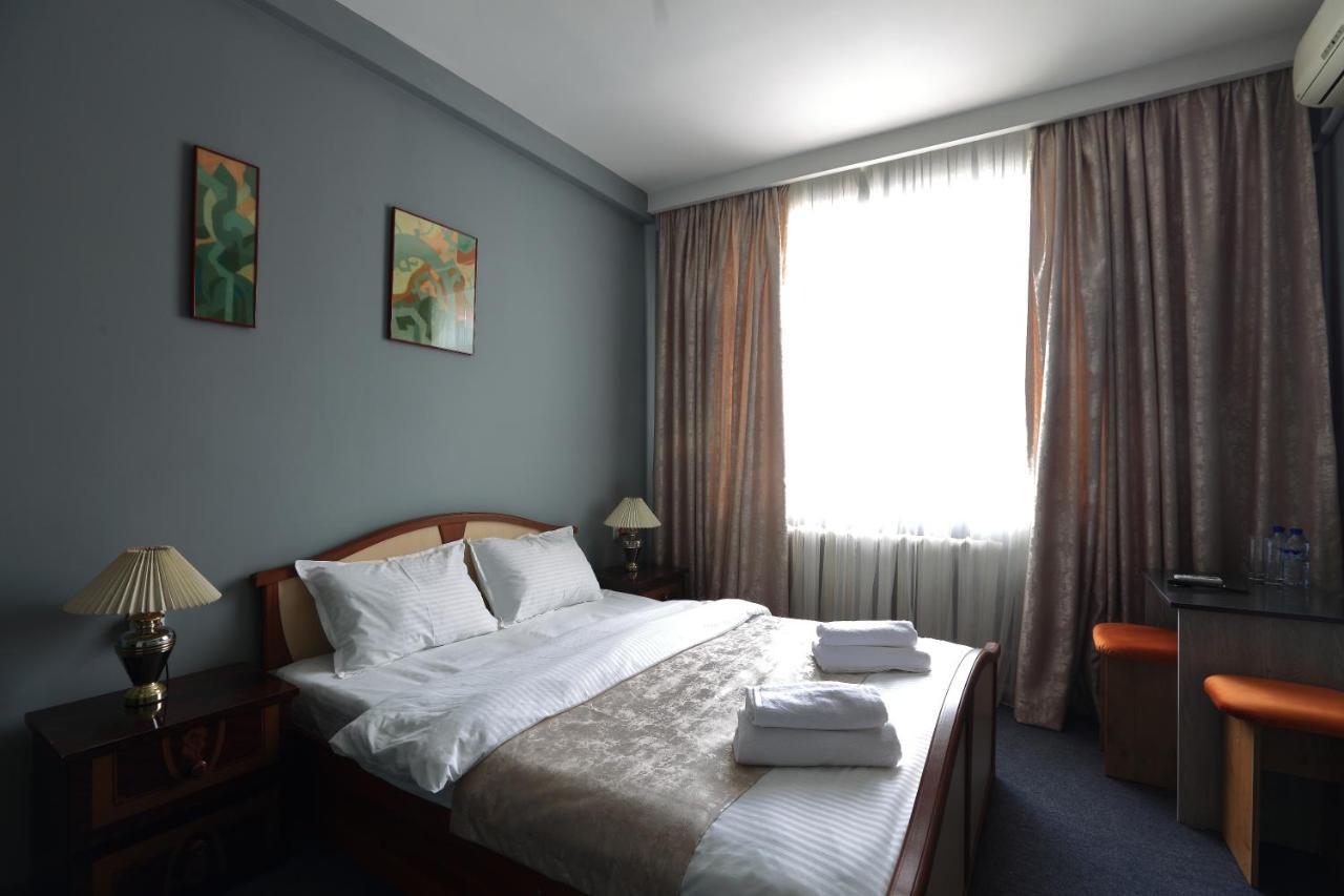 Hotel Evita Ташкент Экстерьер фото